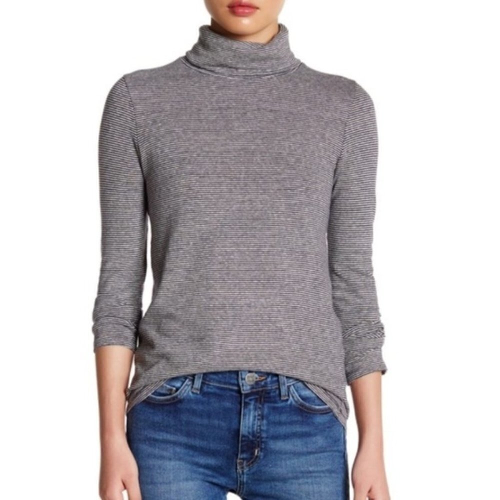 M.I.H. Jeans‎ Stripe Turtleneck Navy Size Small